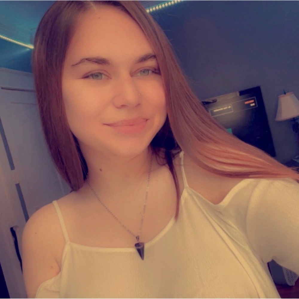 Meet your Posher, Averee